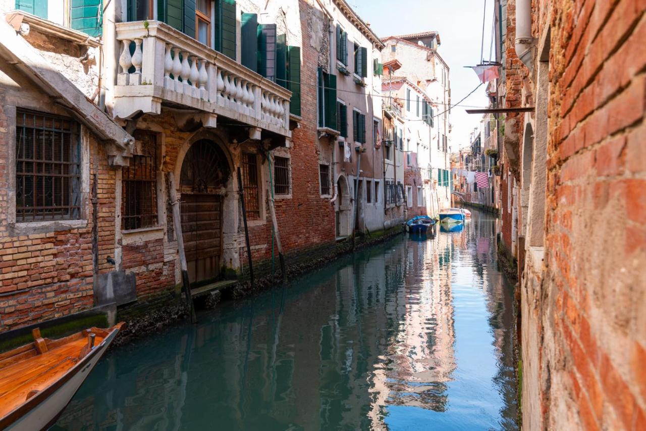 Casa Al Ponte Scudi - 4 Windows On The Canal Венеция Экстерьер фото