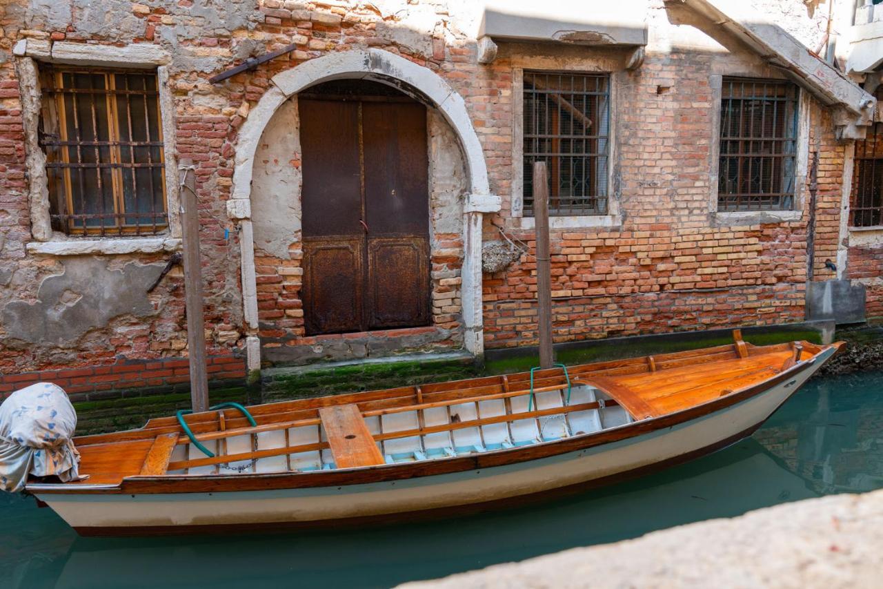 Casa Al Ponte Scudi - 4 Windows On The Canal Венеция Экстерьер фото